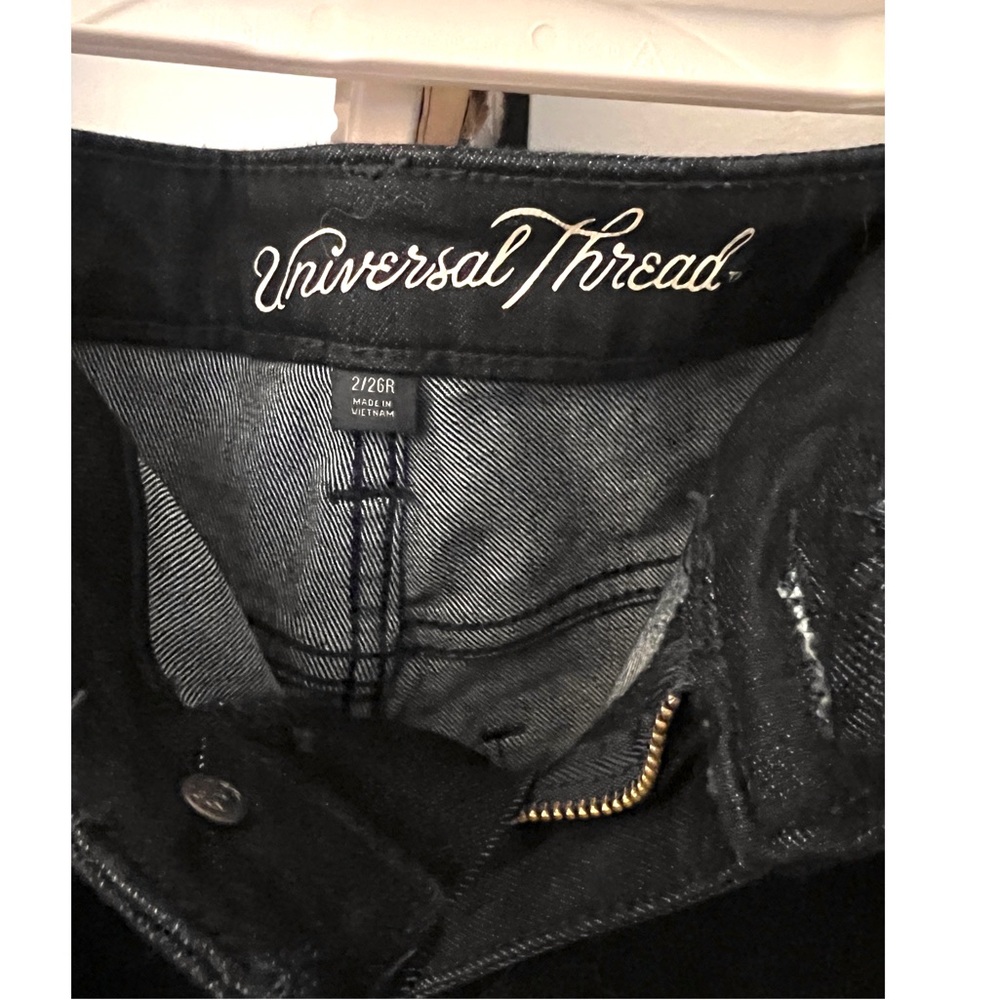 High Rise Universal Thread Jeans - Picture 2 of 3
